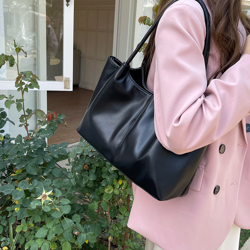 [ใช้2โค้ดส่งฟรี+ลดเพิ่ม]ส่งด่วนจากไทย!กระเป๋าหนังเกาหลี สายสะพายแข็งแรง 2 สี F113 - รูปที่ 2