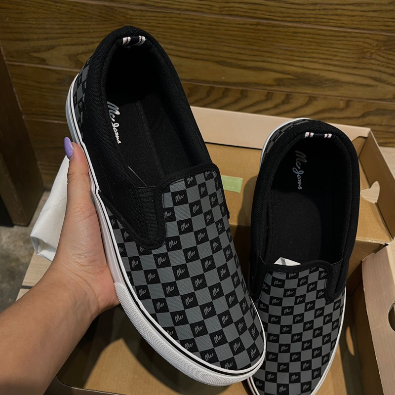Mc Jeans Slip on รุ่นใหม่ล่าสุด ลายโมโนแกรม