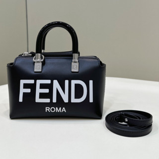 พรี​ ราคา8100 Fendi By The Way Boston mini หนังวัว กระเป๋าสะพายข้าง กระเป๋าสะพาย17x8x12cm