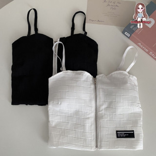 เสื้อสายเดี่ยวผู้หญิงแฟชั่น ดีเทลซิบหน้า ใส่แล้วดูผอม เก็บเอว มีฟองน้ำในตัว พร้อมส่งจากไทย A138