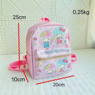 กระเป๋าเป้ Sanrio มี 7 ลาย  วัสดุ หนัง PU ขนาด 25*20*10 cm