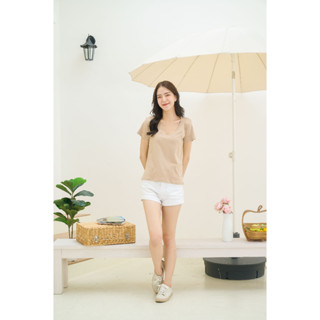 Pela.bkk - Airy U top เสื้อยืดคอยู สีเบจ Beige