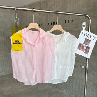 NEW ARRIVAL 🛒 เสื้อเชิ๊ตแขนกุดแต่งฮู้ด เนื้อผ้ามีลายในตัวผ้าบางๆใส่สบายๆ