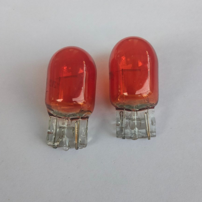 ไฟเลี้ยว ไฟถอย หลอดเสียบ T20 สีส้ม  1ไส้ 12V 21W  OSWA หลอดไฟ รถยนต์ เสียบใหญ่ T20 1 ไส้  ยี่ห้อ OSW