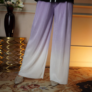 กางเกงอัดพลีท กางเกงขายาว สไตล์ชิคๆ สีไล่เฉด เอวเย็บสม็อคทรง…