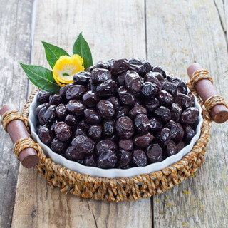 Black Olives in Dry Salt 99 baht 200gr sele black Zeiotun