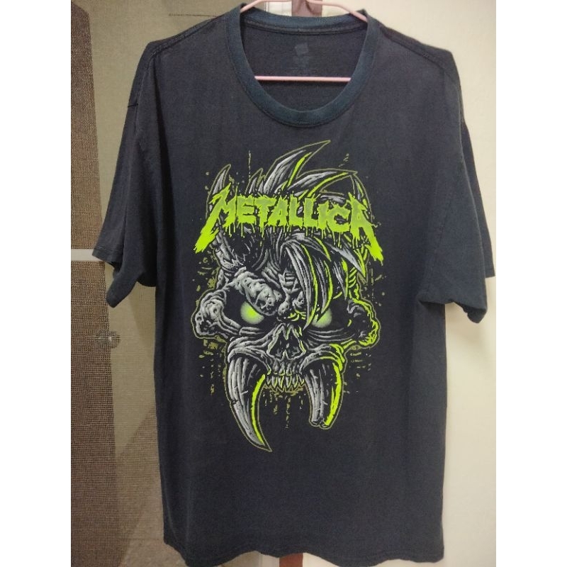 เสื้อยืดคอกลมลายวง Metallica Green Skull มือสอง