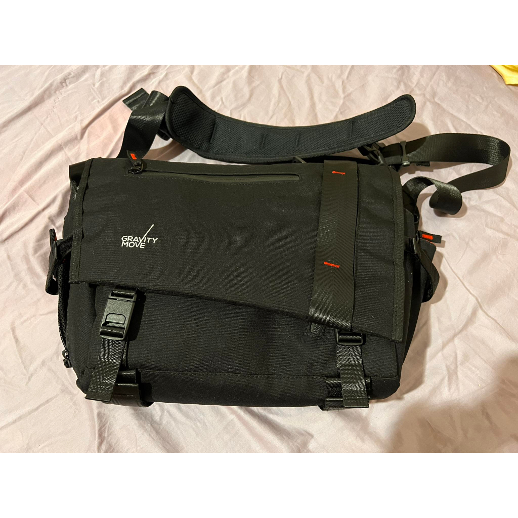[มือสอง] ขออนุญาตขายกระเป๋ากล้อง Gravity Move - Active Sling Pro Plus