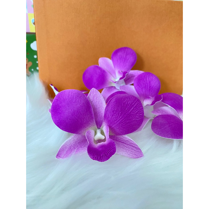 [พร้อมส่ง]เข็มกลัดดอกกล้วยไม้🌸ดอกเดี่ยว