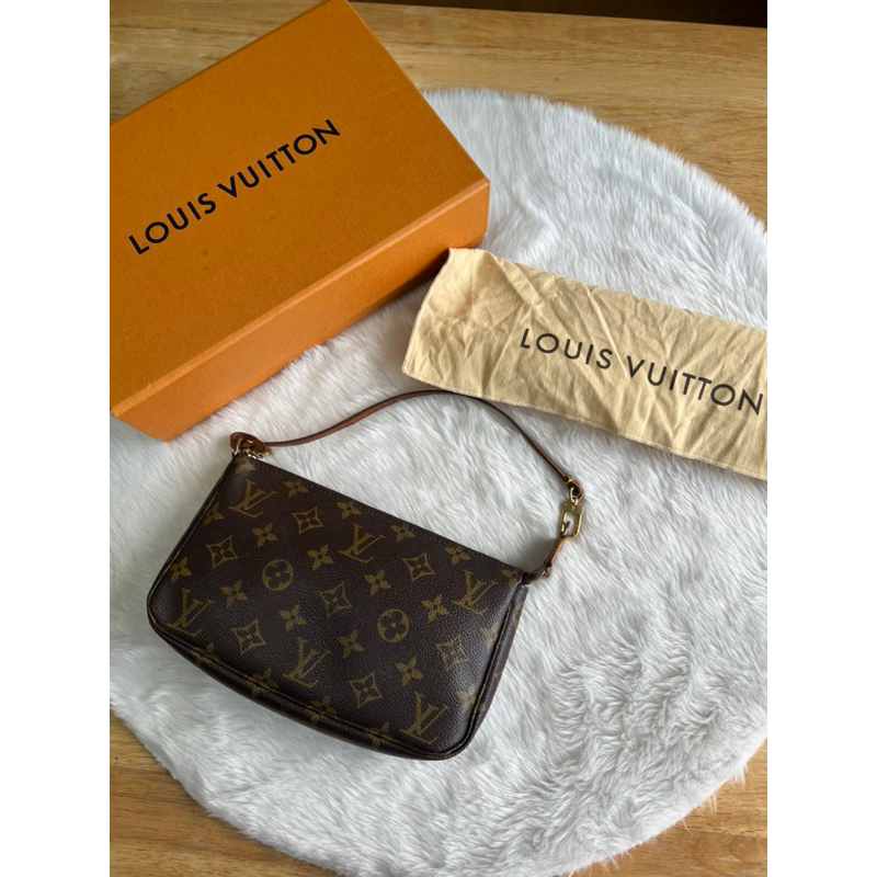 พอชหลุยส์ Lv pochette แท้💯%