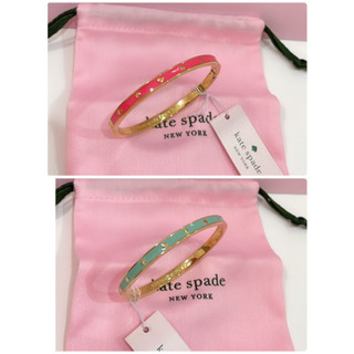 พร้อมส่ง 🔥Sale 1099🔥 กำไล Kate Spade Spot the Spade Enamel Hinged Bangle Bracelet ลายใบโพธิ์รอบวง