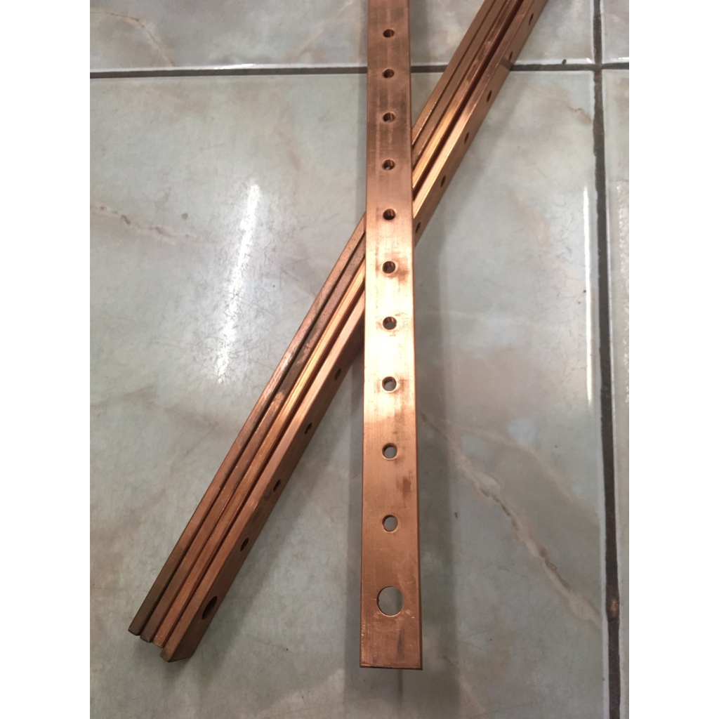 Busbar บัสบาร์ทองแดง ยาว 1 ม. ขนาด 20x5mm ทองแดงแท้ เจาะรูต๊าปเกลียวใน M6 อัตราทนกระแสAC ต่อเนื่อง 274A และขนาด 15x5mm