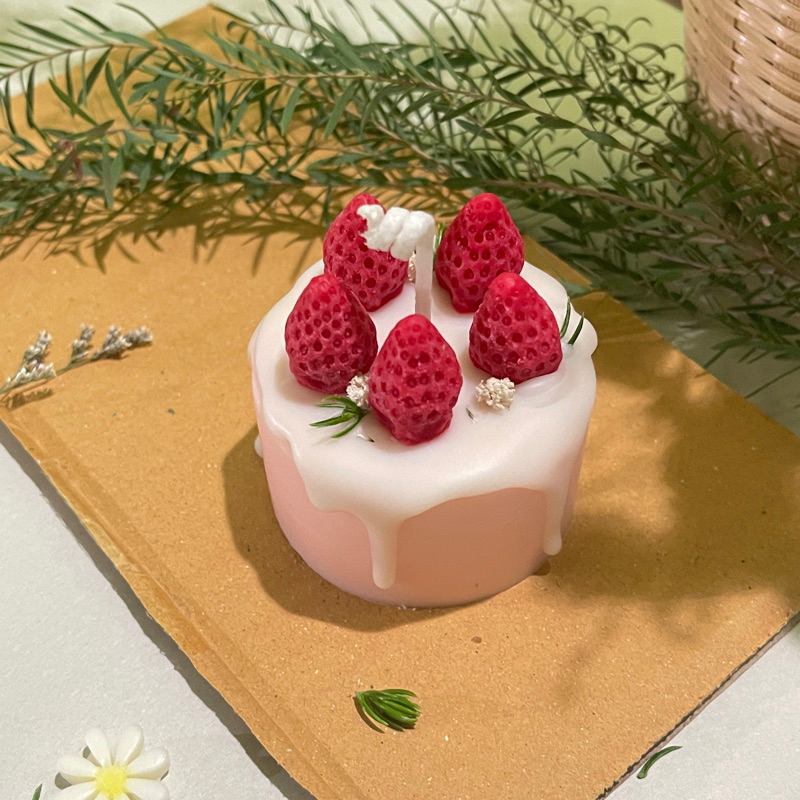 [อ่านก่อนสั่งซื้อรูปที่4💗] (Popular🌟)เค้กเทียนหอม strawberry cream white ganache candle cake🎂เช็ครอบส่งรูป2