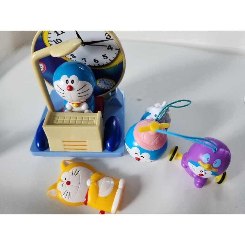 **มือสอง** Used Doraemon McDonald ของเล่นโดเรมอนมือสอง + ที่ติดตู้เย็น ยกเซ็ตตามภาพค่ะ
