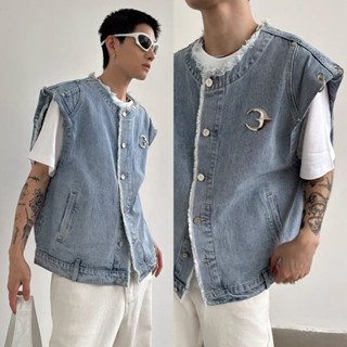 MOON VEST JACKET เสื้อกั๊กยีนส์ทรงโอเวอร์ไซส์