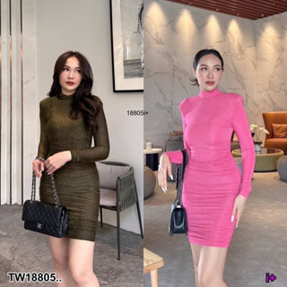 Dress เดรสยืดตามสัดส่วน ใส่แบบสวม แขนยาว ไหล่แต่งฟองน้ำ ไหล่ตั้ง เนื้อผ้า วิ้งค์ ใส่ได้แบบ everyday look