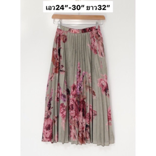 ส่งต่อ (used) กระโปรง midi skirt สีเขียวหม่นพิมพ์ลายดอกไม้