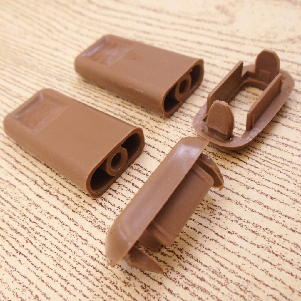 T/T HILUX PICKUP LN50 LN56 LN60 MK2 84-87 BROWN 2x DOOR LOCK KNOB SURROUND