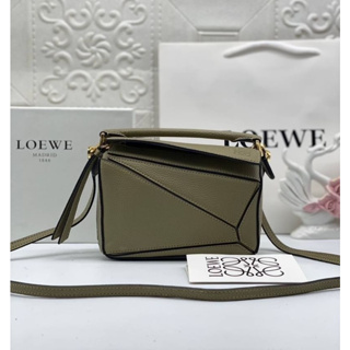 กระเป๋าสะพายข้าง Loewe งานออริหนังแท้เทียบแท้ size 18cm boxset*