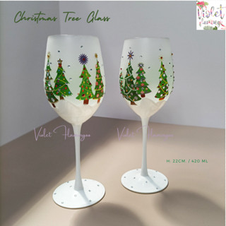 Violet Flamingo แก้วไวน์ลายต้นคริสมาสต์ แก้วน้ำเพ้นท์ลาย Christmas Tree Wine Glass