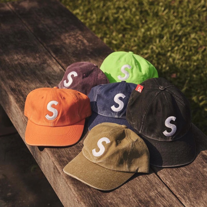 (ของแท้100%) สินค้าพร้อมส่ง JDBOYV- SUPREME S LOGO CAP SS23 หมวก แบบที่จีซู Jisoo ใส่ Blackpink