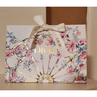 Dior ถุงกระดาษ รุ่น Limited พร้อมโบว์ ขนาด 14×19.5×7 cm. ดิออร์ Dior Beauty