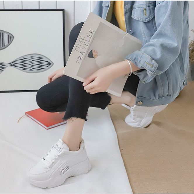 MINOSHOP 🔥สินค้าใหม่ 2024🔥 รองเท้าผ้าใบ สีขาว สีเบจ ผู้หญิง เสริมส้น 4 ซม.