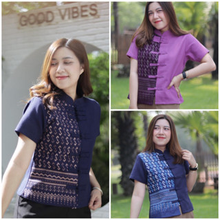 💙เสื้ออัดกาวแขนสั้น สวยหรูดูแพง ลายขอครึ่งตัวกระดุมถัก งานสวยมากๆ ใส่แล้วขับผิว