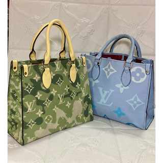 Lv On-The-Go สีเขียวเหนี่ยวทรัพย์ /สีฟ้าสดใส ขนาดฐาน12สูง10กว้าง4.5 มือสอง พร้อมใช้