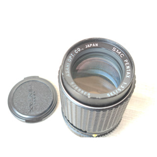 เลนส์มือหมุน ยี่ห้อ SMC Pentax 135mm f3.5
mount PK พร้อมฝา หน้า ท้าย