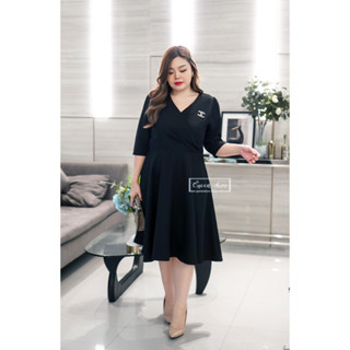 Darika-สีดำ Plus size Fashion สาวอวบสาวอ้วน  ลุคเรียบหรู แขน 3 ส่วน กระโปรงทรงบานใส่สบายๆ ซิปซ่อนด้านหลัง