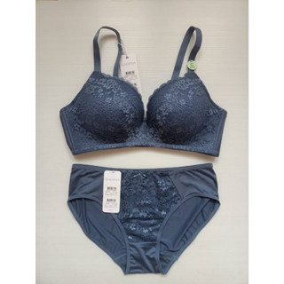 SABINA BRALESS (เซตชุดชั้นใน) Invisible Wire (ไม่มีโครง) รุ่น Habpy Push รหัส HBHN4012BD+HUHN4012BD สีน้ำเงินเข้ม