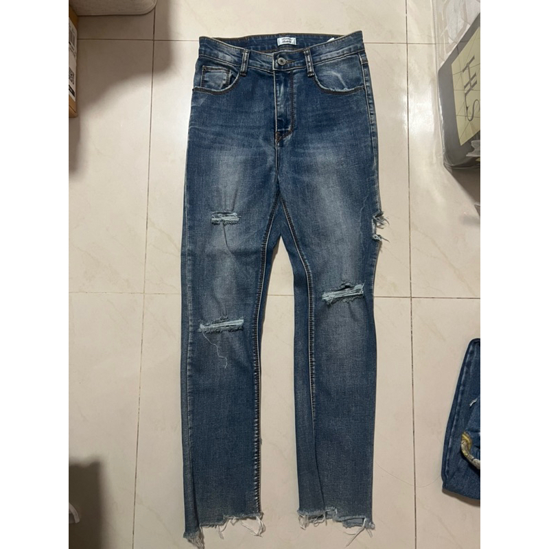 Jeans House กางเกงยีนส์แต่งขาด