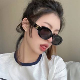 แว่นตา คุณหนูขามีแว่นมาเสริ์ฟ อีกแล้วค่า ระบุสี ขาว | ดำ (ไม่มีกล่อง)