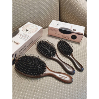 Genamaze Oval green rosewood bristle brush  hair massage hair comb  หวีแปรงขนหมูป่าอย่างดี ช่วยถนอมเส้นผมและหนังศีรษะระบ