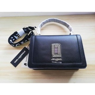 สวยหรู มีถุงผ้า กระเป๋าทรงกล่อง  สีดำคลาสสิค🎀NEW Karl Lagerfeld Paris Simone Crossbody