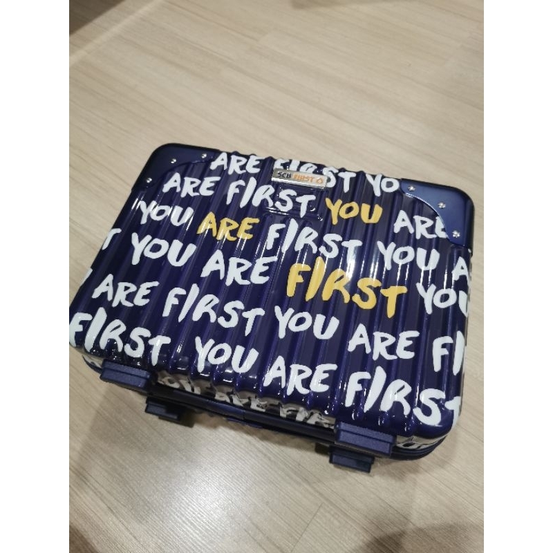 กระเป๋าใส่เครื่องสำอาง SCB First