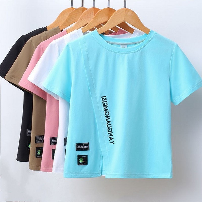 shop_sc ใหม่! เสื้อยืดแฟชั่นหญิง เสื้อยืดสไตล์เกาหลีผู้หญิง คอกลมแขนสั้นผ่าข้าง ลาย Yanguanmeisi