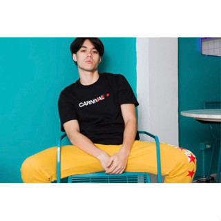 Carnival World Script Tee T-Shirt สีดำ