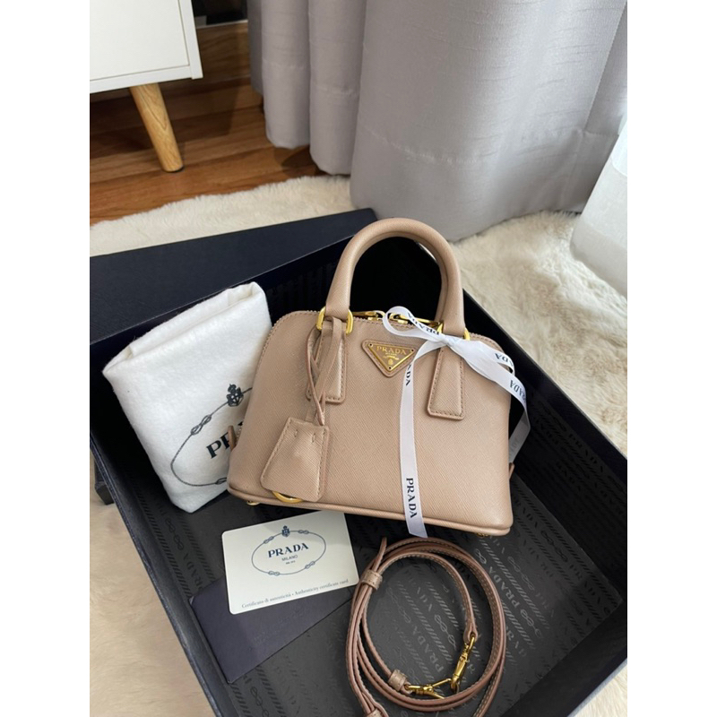 Used prada Alma mini ปี14 (สีเบจ Cammeo)