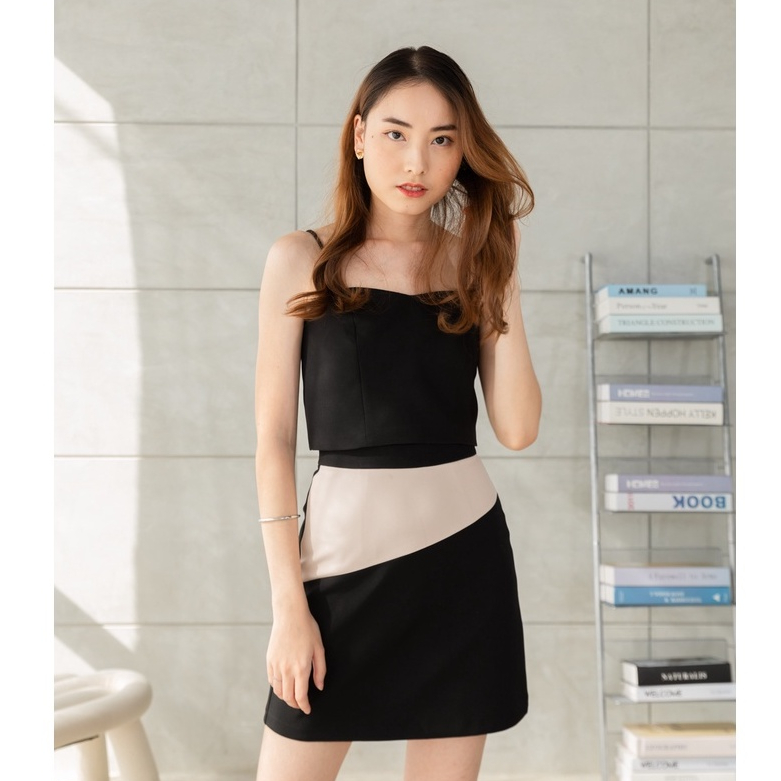 Pixie Skirt Two Tone (Cream/Black) กระโปรงเอวสูง ทรงเอ