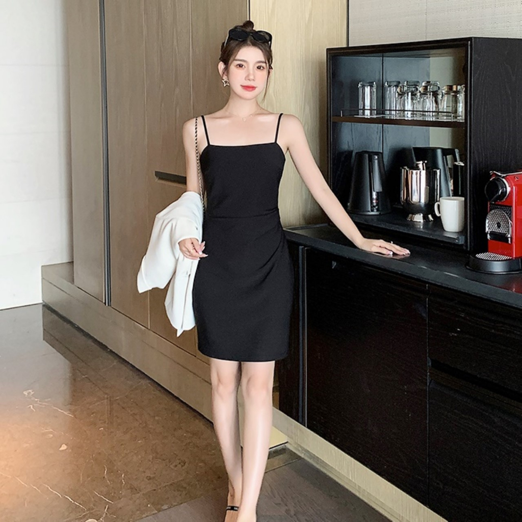 ราคาถูกที่สุด มินิเดรสสีดำล้วน สายเดี่ยวปรับได้ แฟชั่นเรียบๆ ใส่ไปทำงานหรือใส่เที่ยวก็เก๋