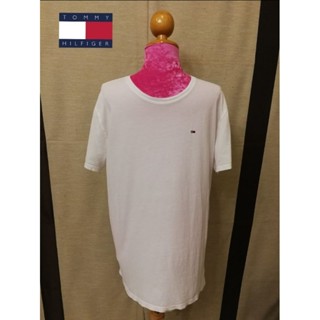 TOMMY HILFIGER Brand_2nd hand (Regular​ fit)​ เสื้อยืดวินเทจแขนสั้นสีขาว วัสดุผ้าฝ้าย​ 💯​% แท้มือสองกระสอบนำเข้า​