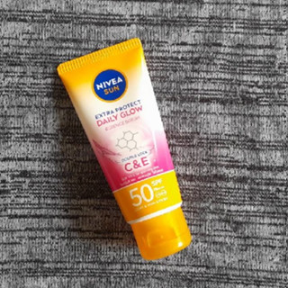 นีเวีย ซัน เดลี่ โกลว์ เอสเซนส์ เซรั่ม Nivea Sun Extra Protect Daily Glow Essence Serum SPF50 PA+++ 70ml.