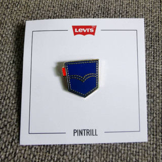 เข็มกลัด สำหรับแต่งเสื้อผ้าที่คุณชื่นชอบ ของสะสม สินค้านำเข้า Levis® x Pintrill®