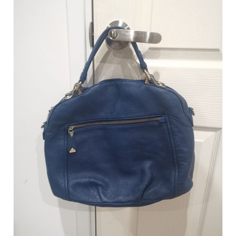 กระเป๋าหนัง Sisley แท้ สีน้ำเงิน สภาพดี