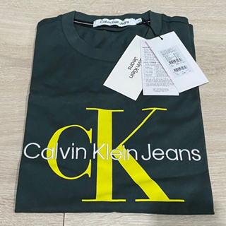 เสื้อยืด Calvin Klein รุ่นตัวอักษรปัก ผู้ชาย ของแท้ ของใหม่ ราคาเต็ม 2,590.- Sale 1,290.- สีเทา size XS ชาย อกประมาณ 38
