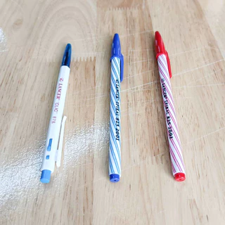 ปากกา Lancer ขนาด 0.5 0.7 มม. มีสี น้ำเงิน แดง แบบลูกลื่นมีปลอก แบบกด ราคาไม่แพงแต่ใช้ดีมาก ยี่ห้อแลนเซอร์ PEN MK