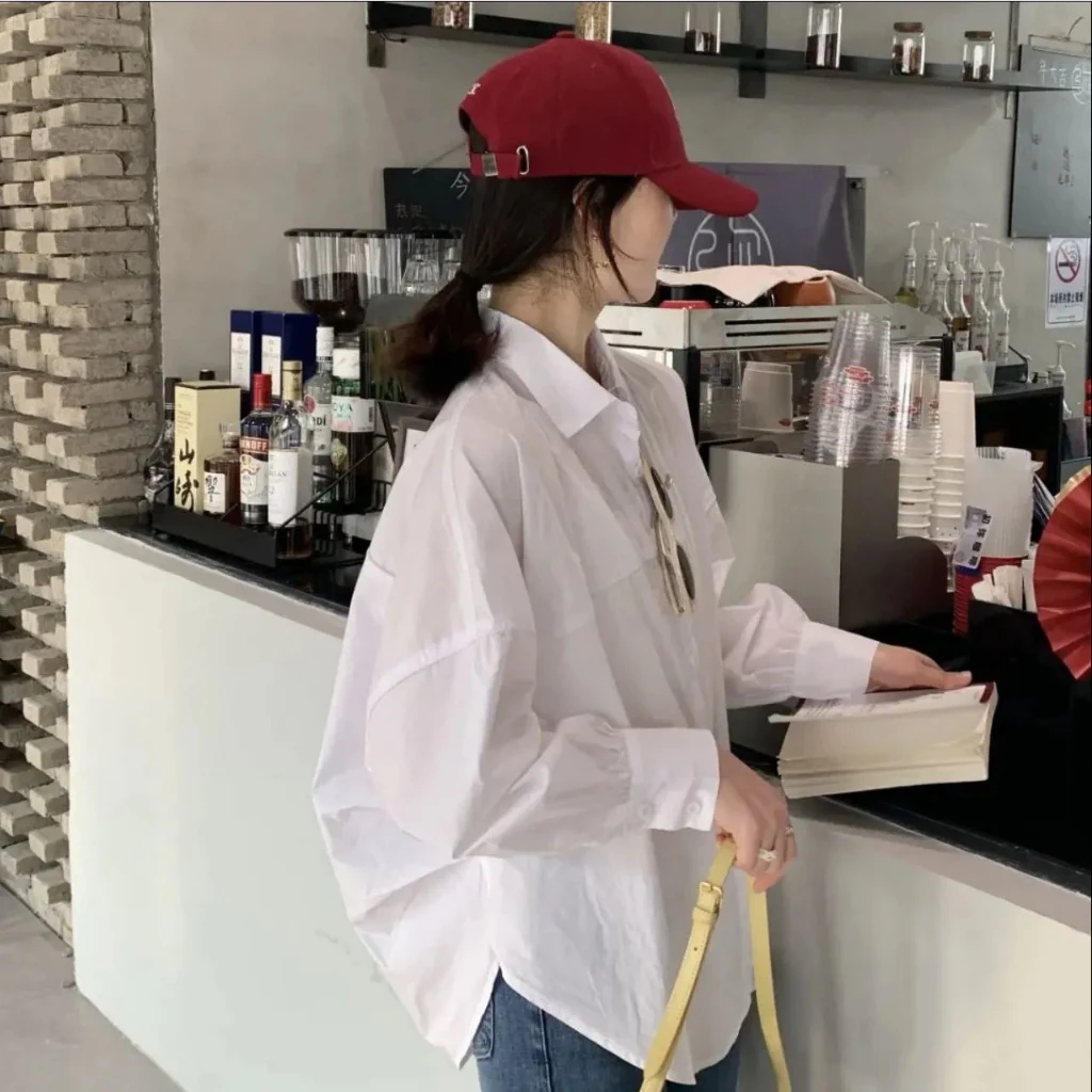 เสื้อเชิ้ตแขนยาวไซส์ใหญ่ผู้หญิง oversize เสื้อผ้าแฟชั่นสีพื้น ทรงหลวมสไตล์เกาหลี เสื้อโอเวอร์ไซส์สีขาว มินิมอล ใส่สบาย thumbnail 3