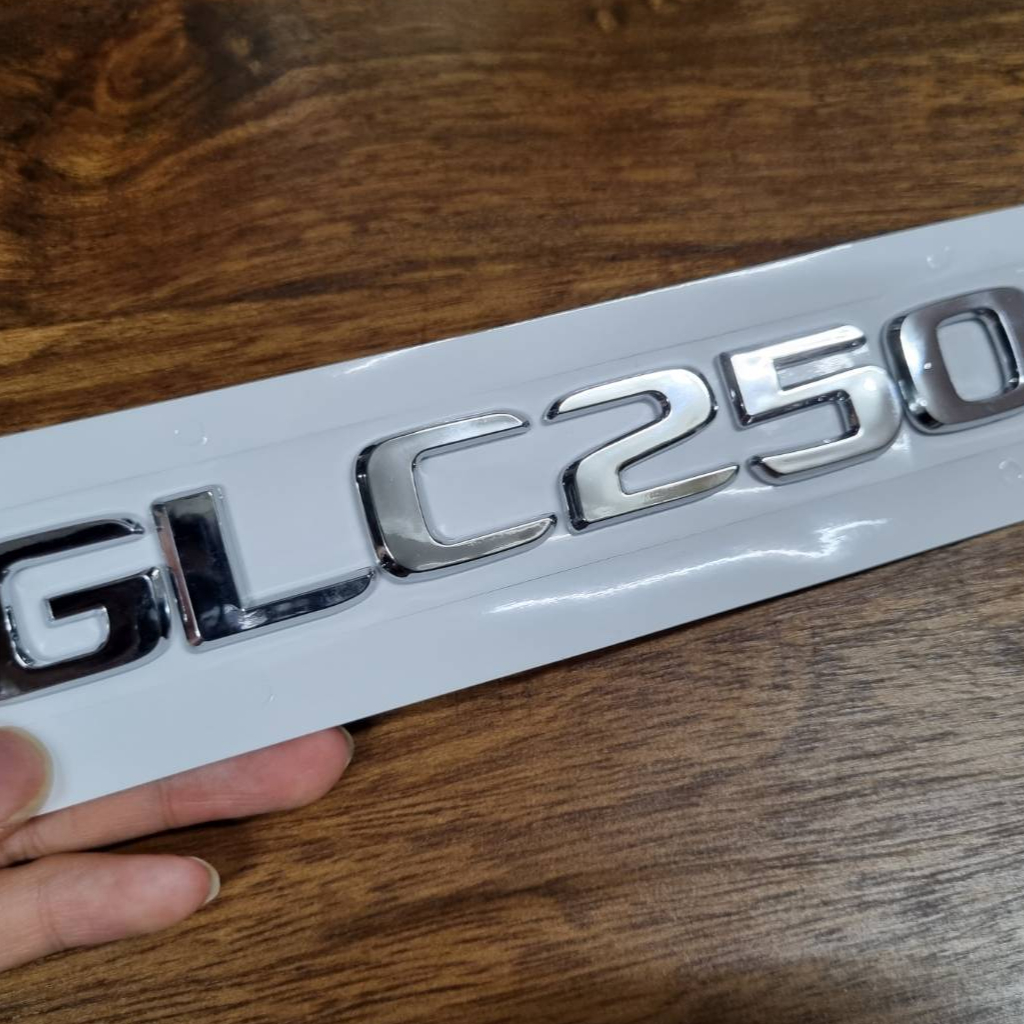 โลโก้ตัวอักษร * GLC 250d * ติดด้านหลังเบนซ์ สีเงินเงา MERCEDES BENZ GLC 250d BOOT BADGE Rear Emblem 